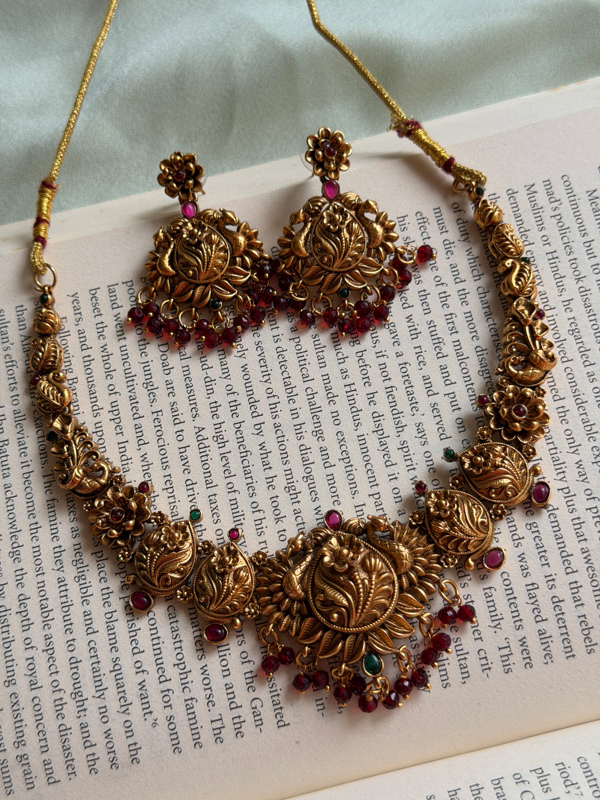Gulabi Budgeted Necklace