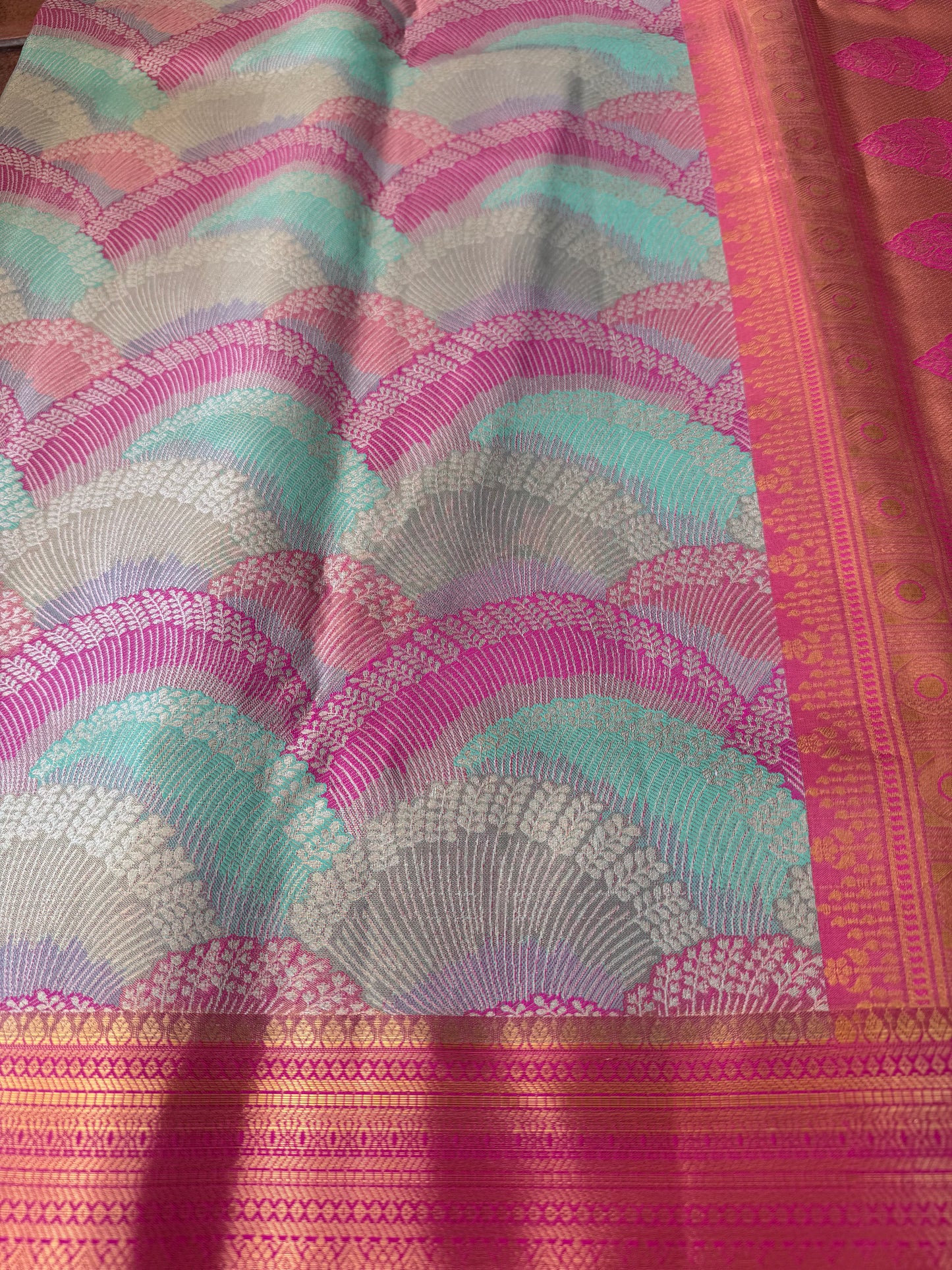 Pastels Mazhavil Pattu