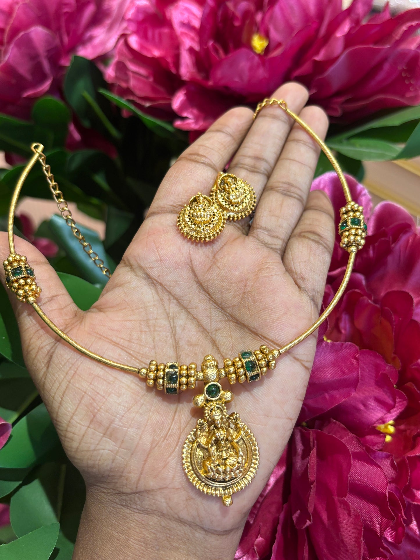 Devi Thin Hasli Choker