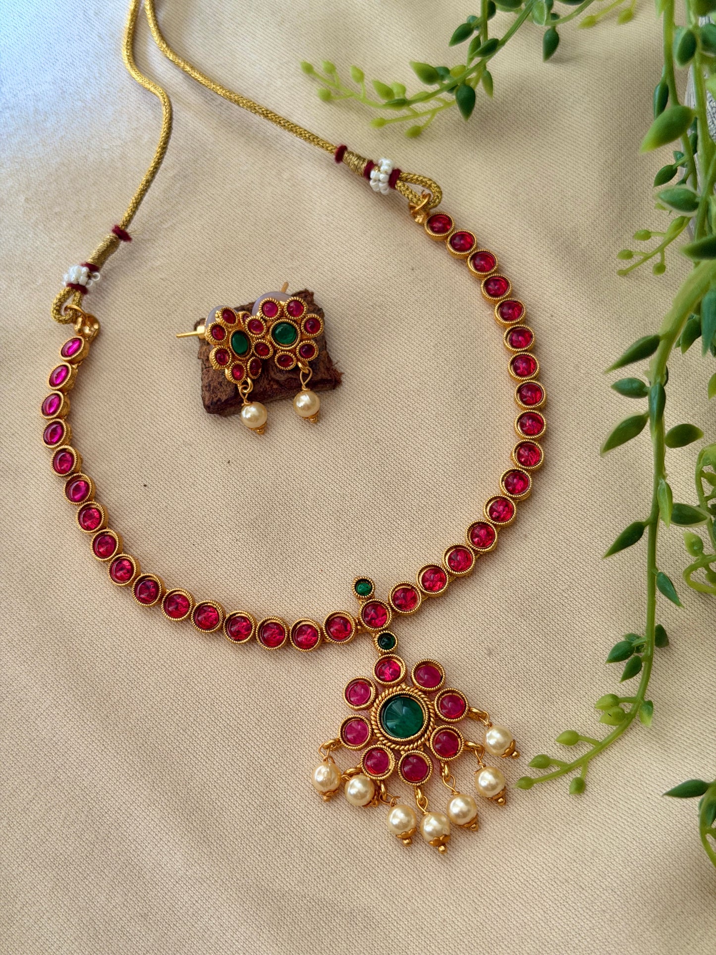Simple Flower Attigai