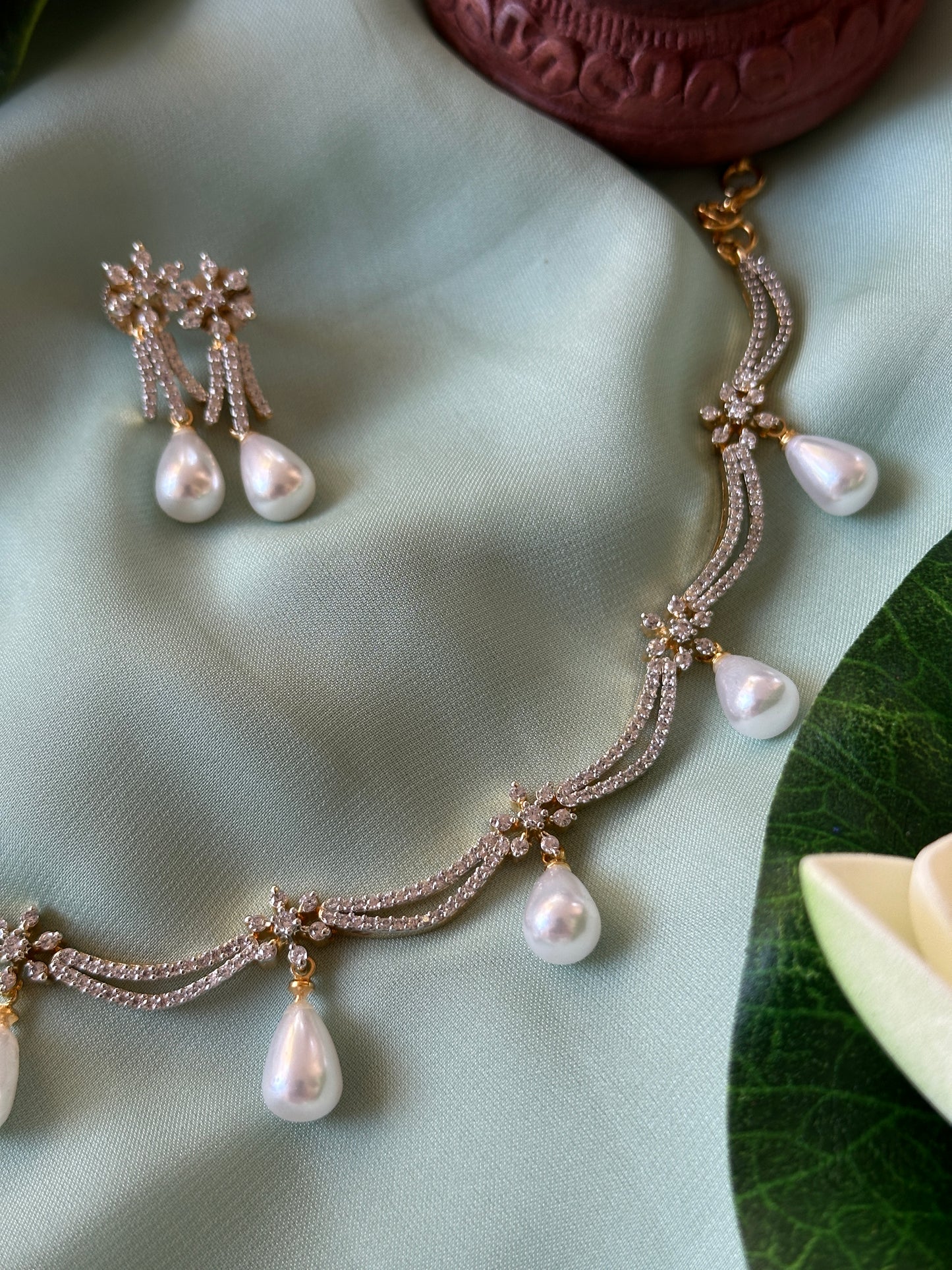 Yaara Pearl Drops