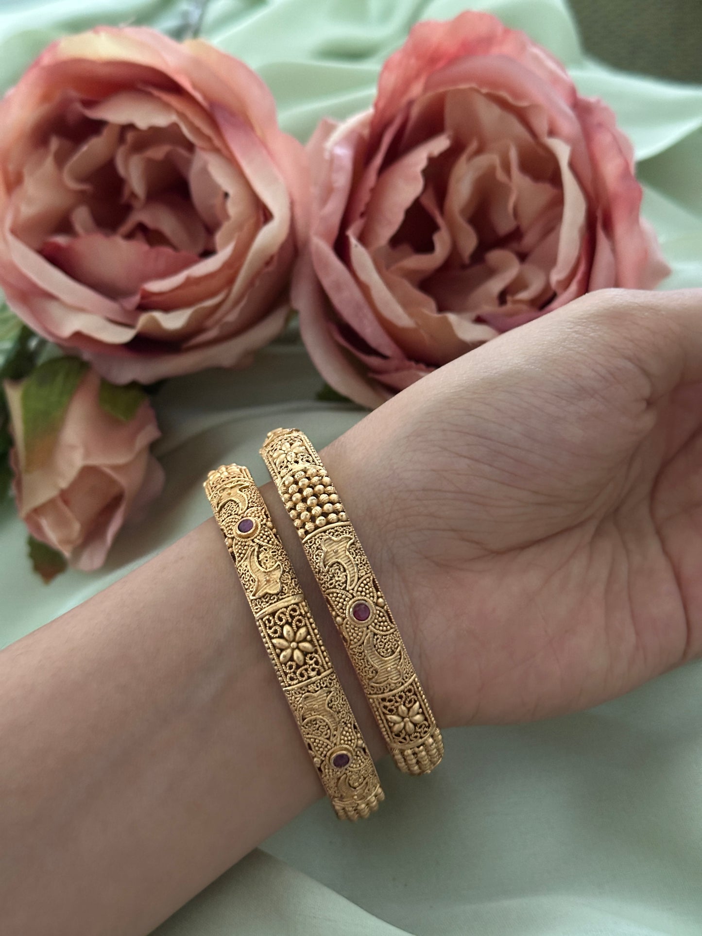 Dull gold matte bangles 2.6