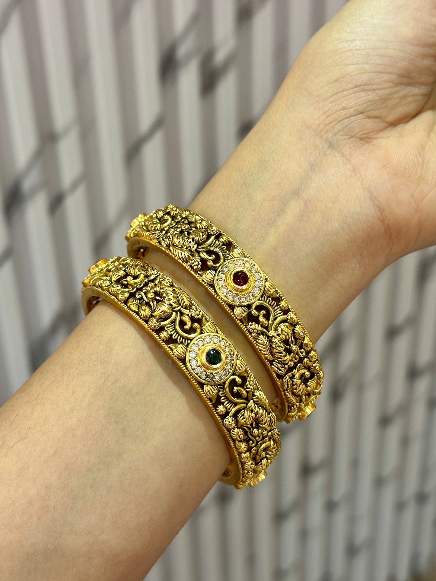 Non Idol Azura Antique bangles