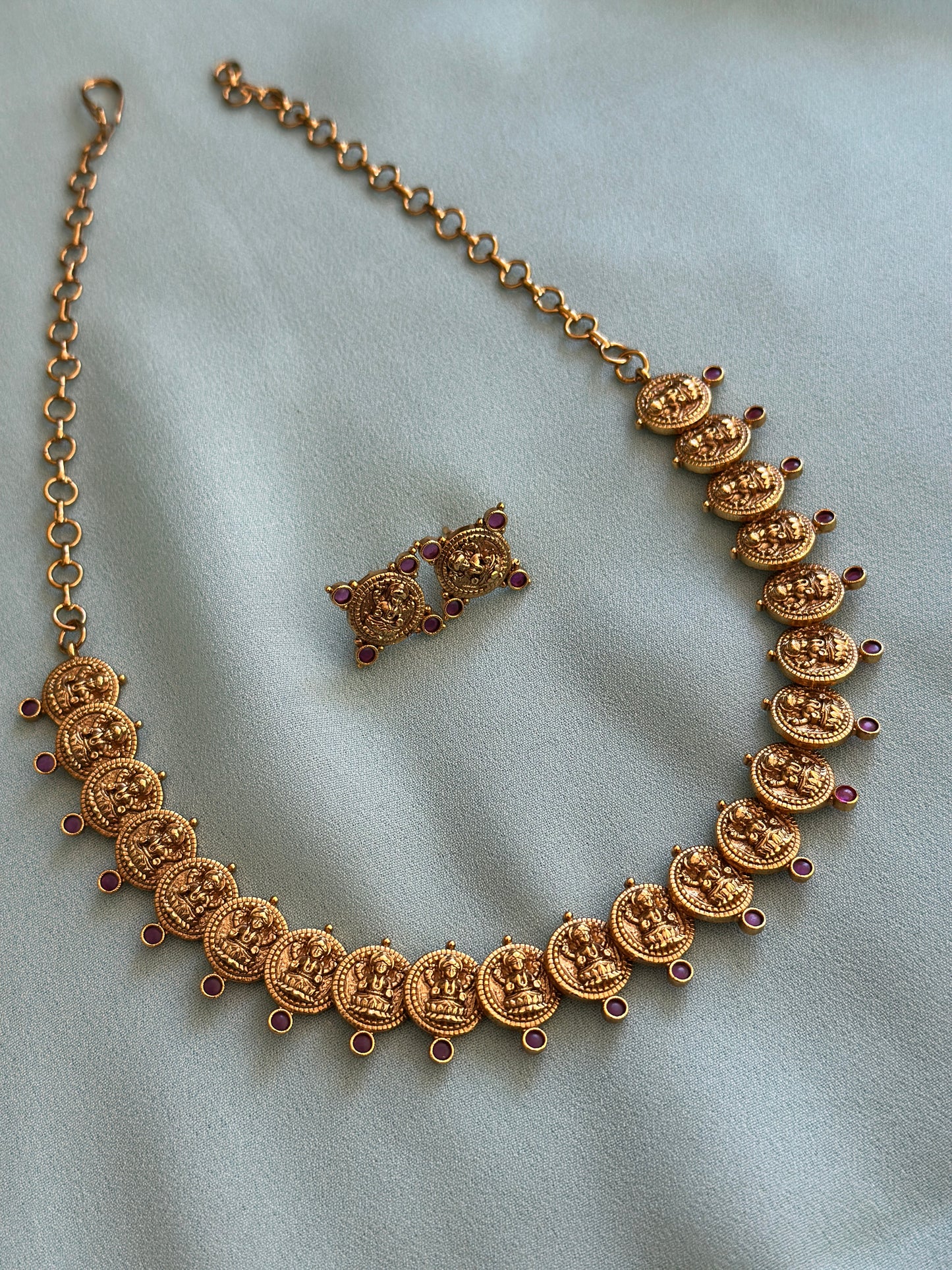 Gold Replica Kaashu Choker