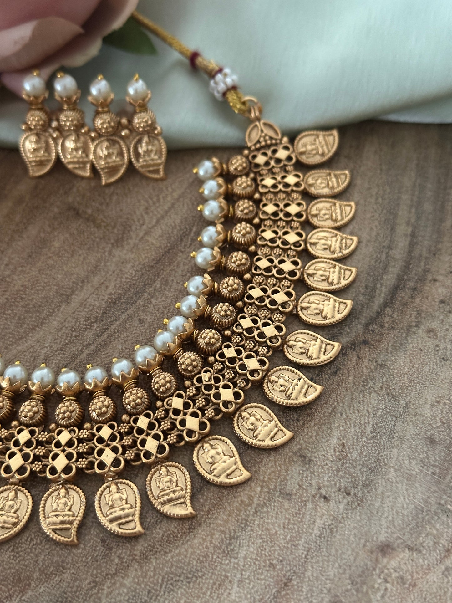 Traditional Antique Gold Maanga Maala