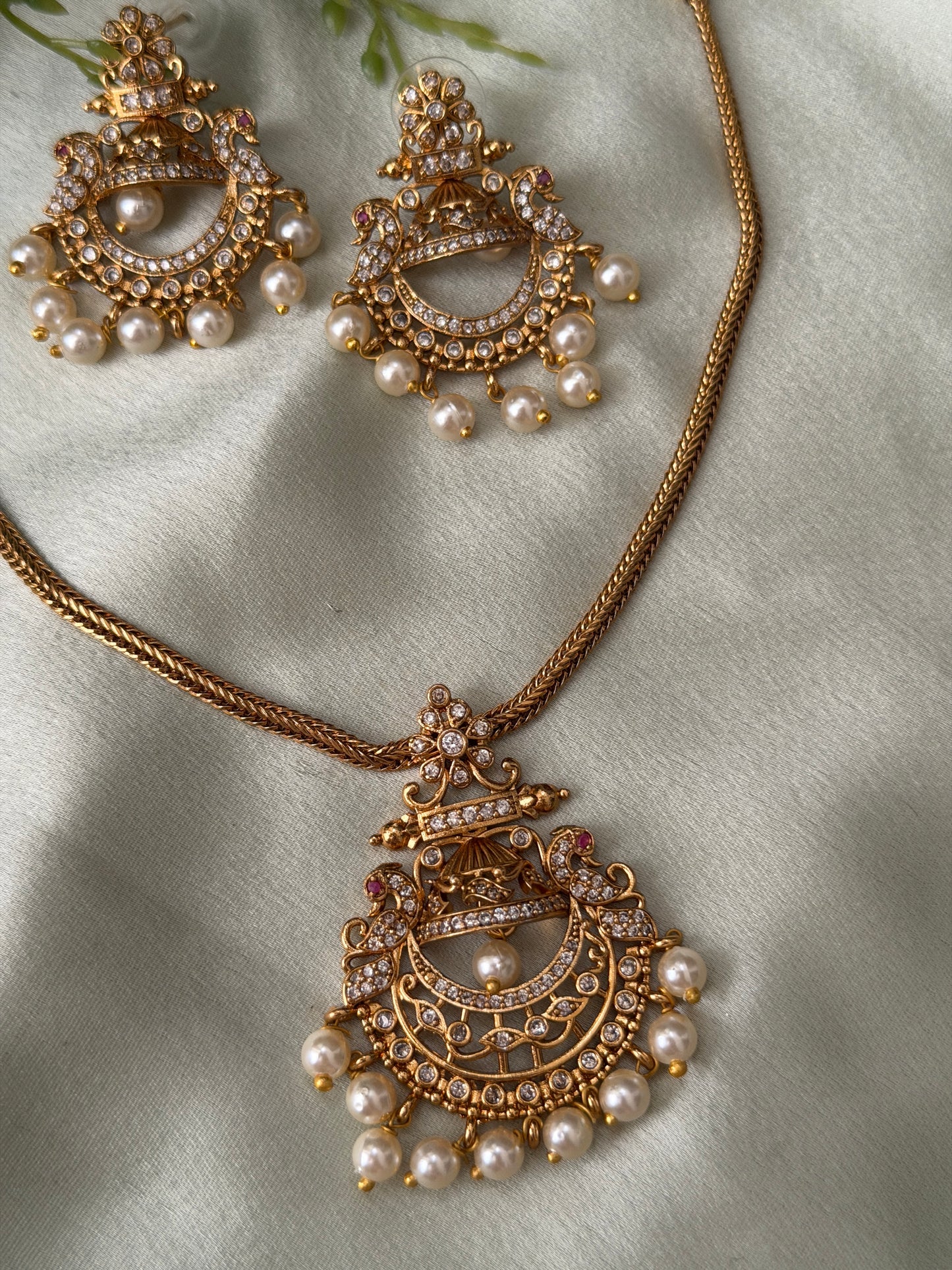 Chaandbali Pendant Attigai Set