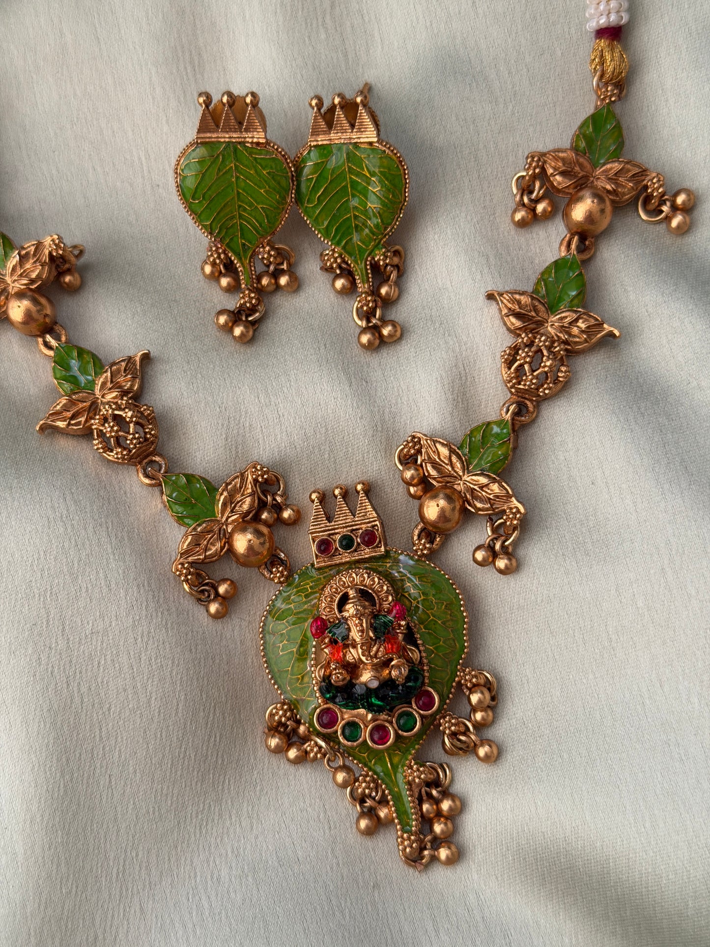 Tambula Hand Painted Necklace set