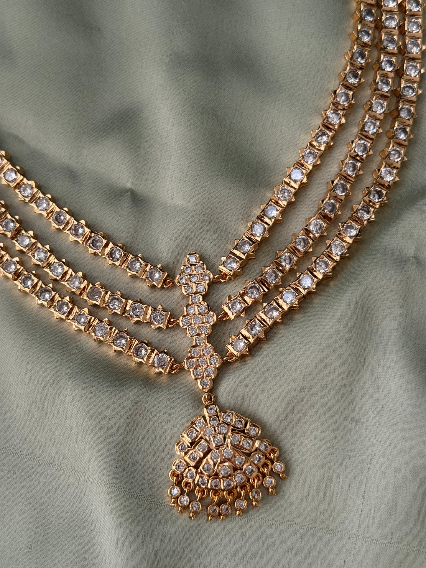 3 Line Menagha Vintage Attigai