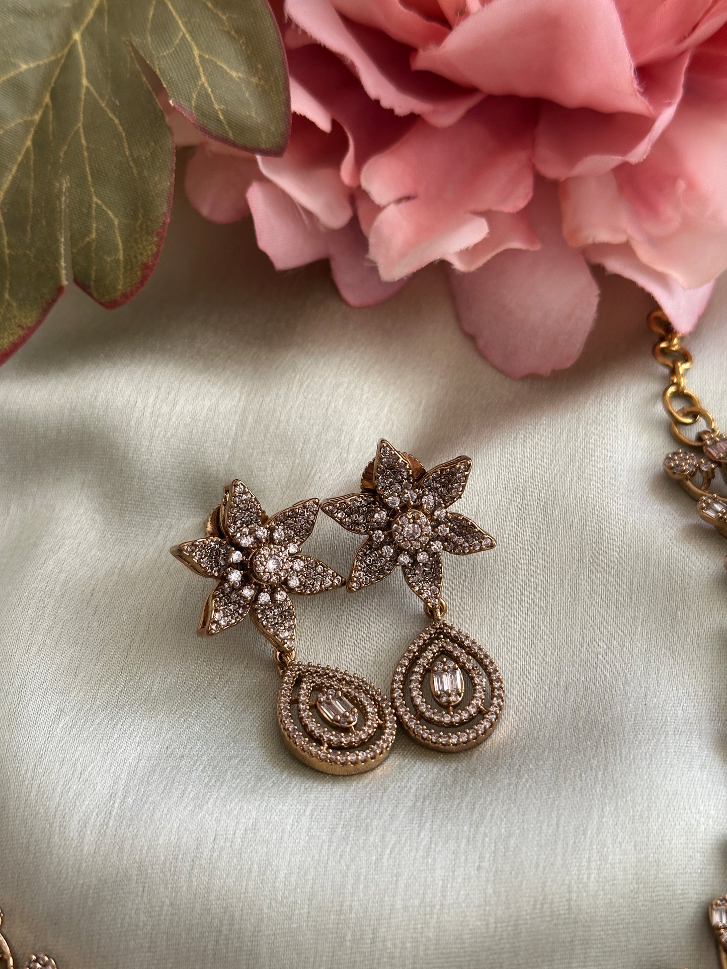 Rosaria AD Necklace Set