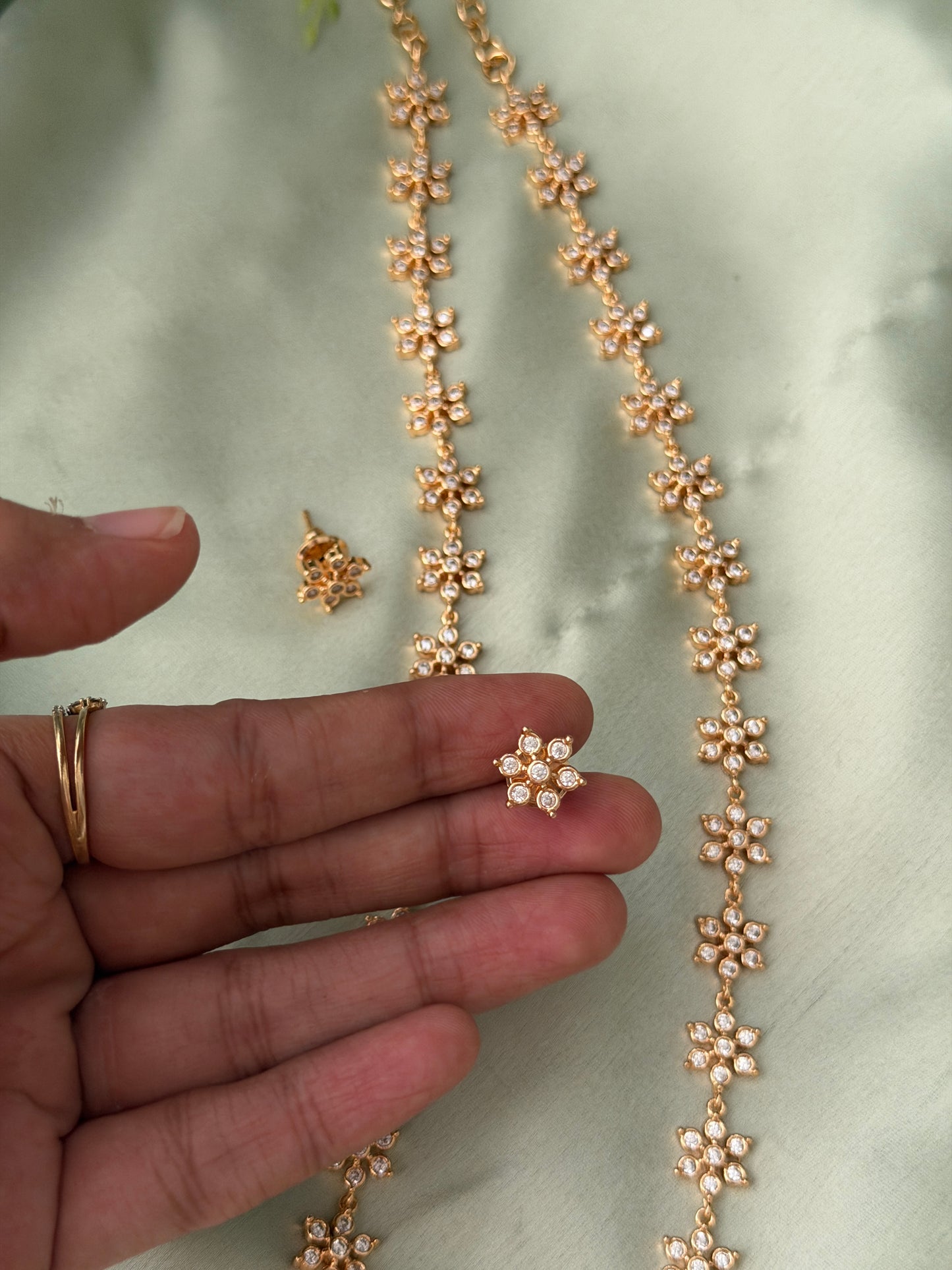 Star Shine Vintage Lotus Haaram
