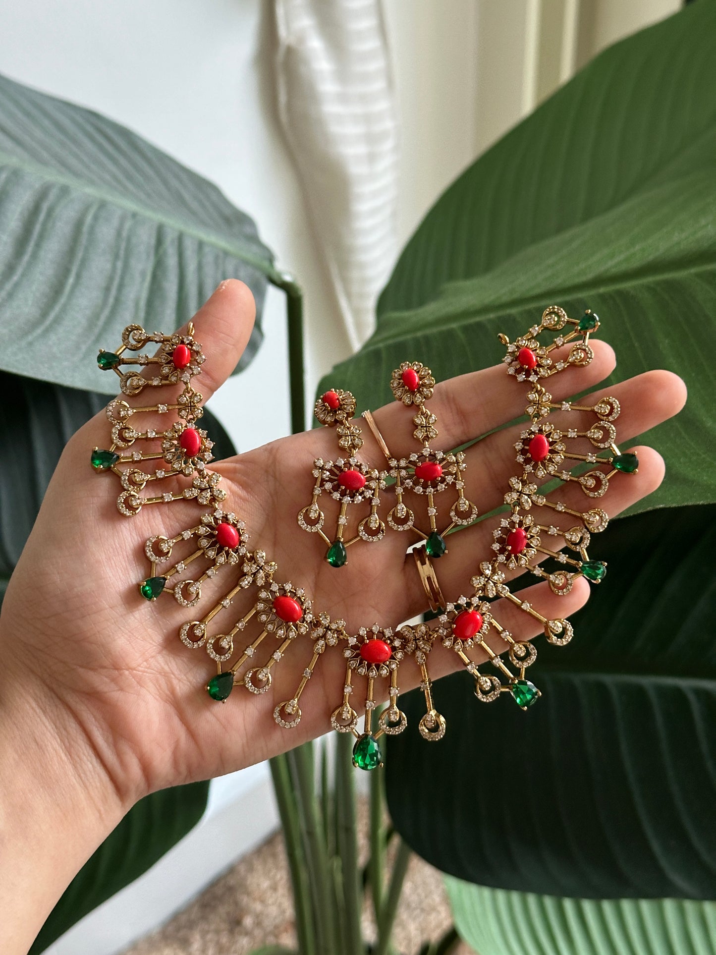 Coral x emerald premium necklace