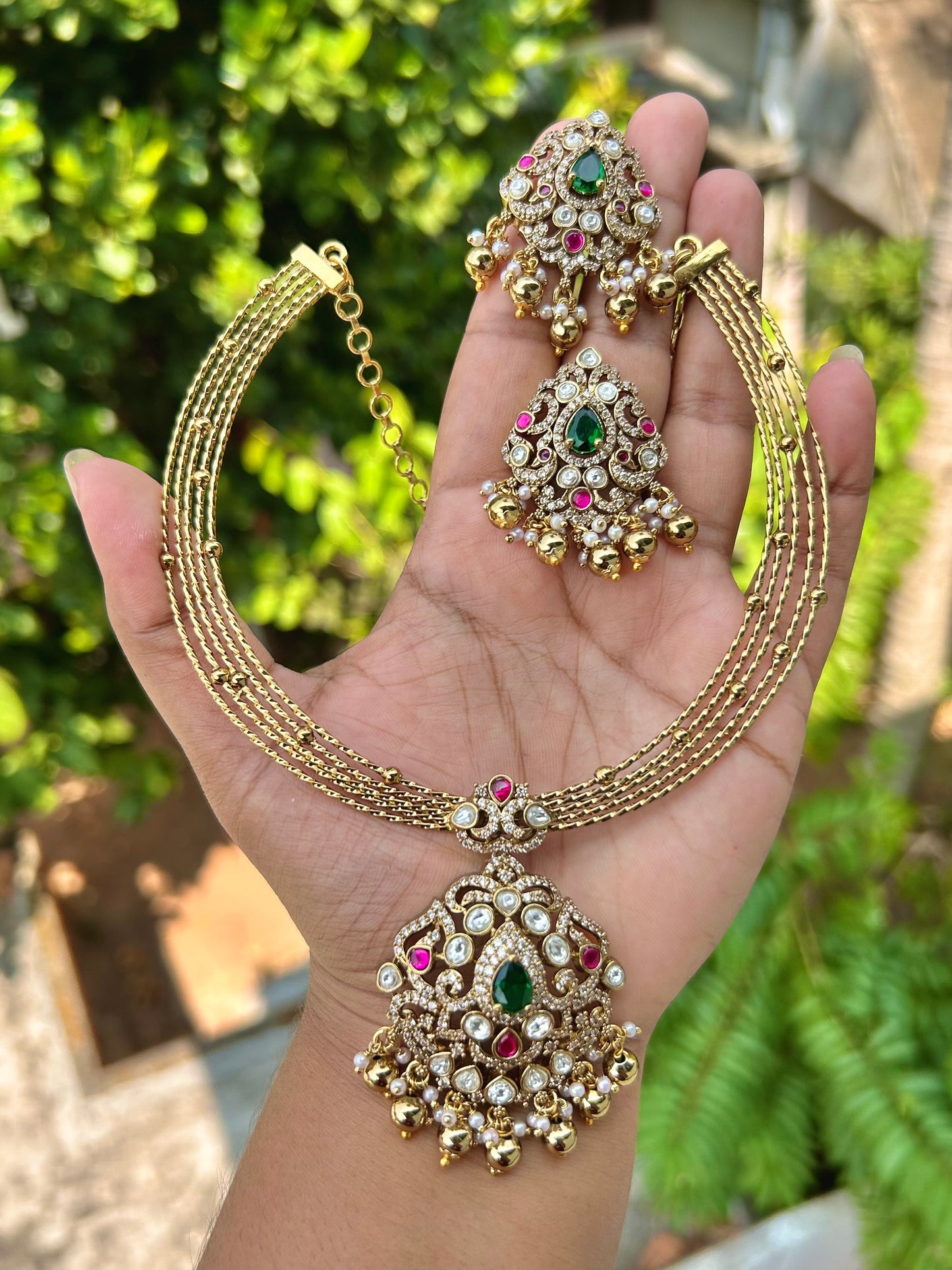 Victorian Pendant Hasli Choker