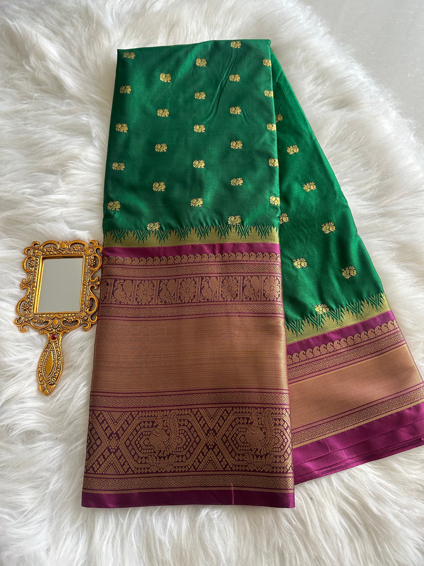 Emerald Green Semi Kanchivaram Pattu