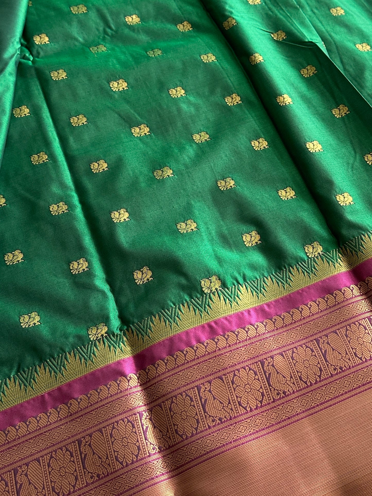 Emerald Green Semi Kanchivaram Pattu
