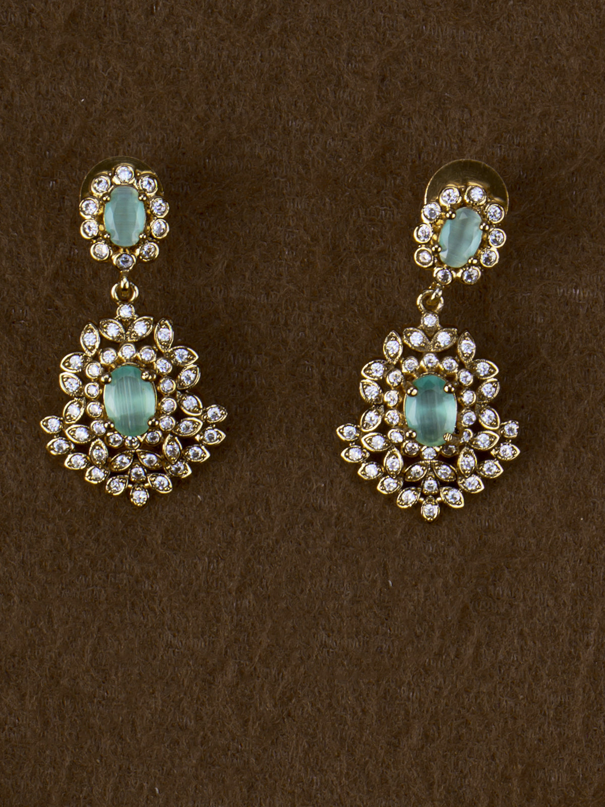 Vistaara Crystal Necklace