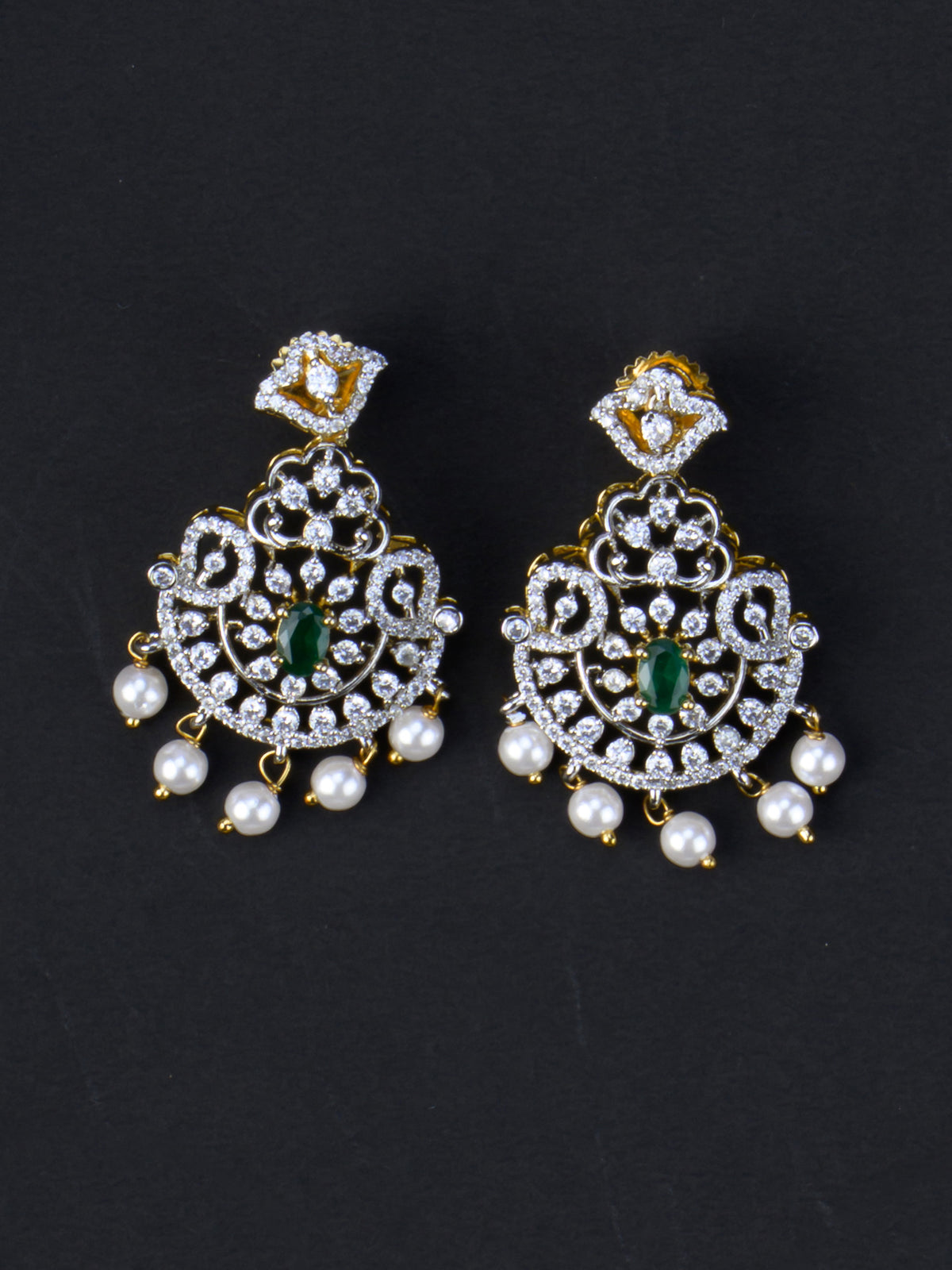 Mukthamani AD Necklace Set - Green earrings
