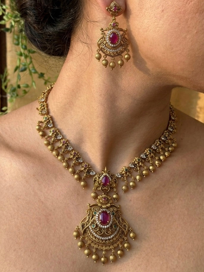 Salmariya Stone Necklace