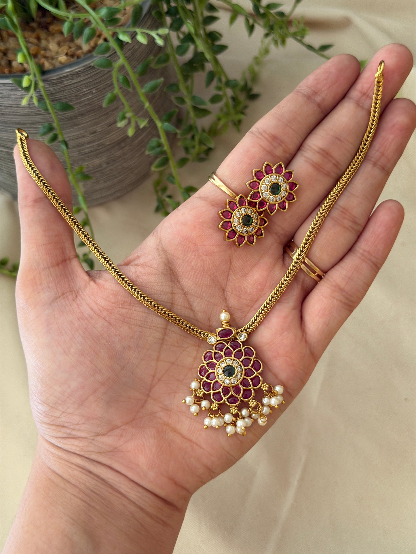 Dhavini Kemp Floral Attigai