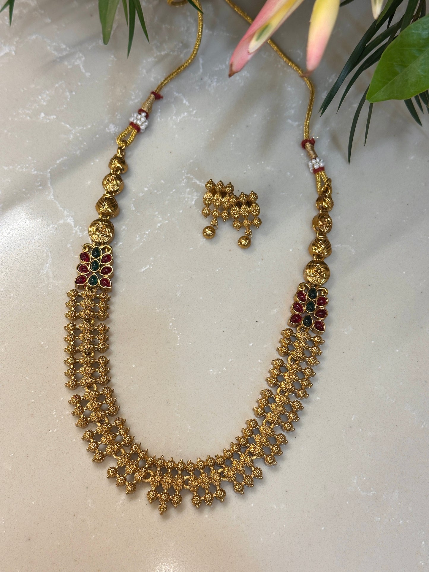 Tanimay Non idol necklace
