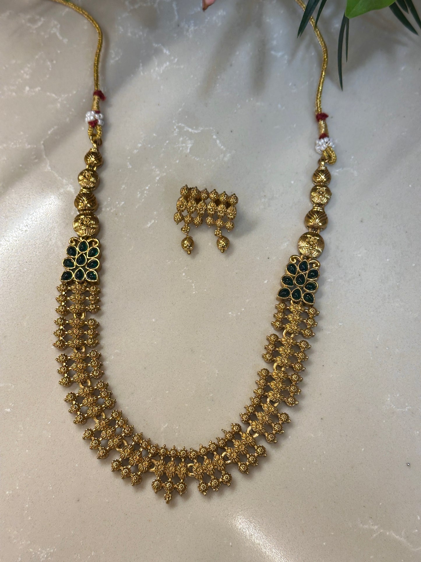 Tanimay Non idol necklace