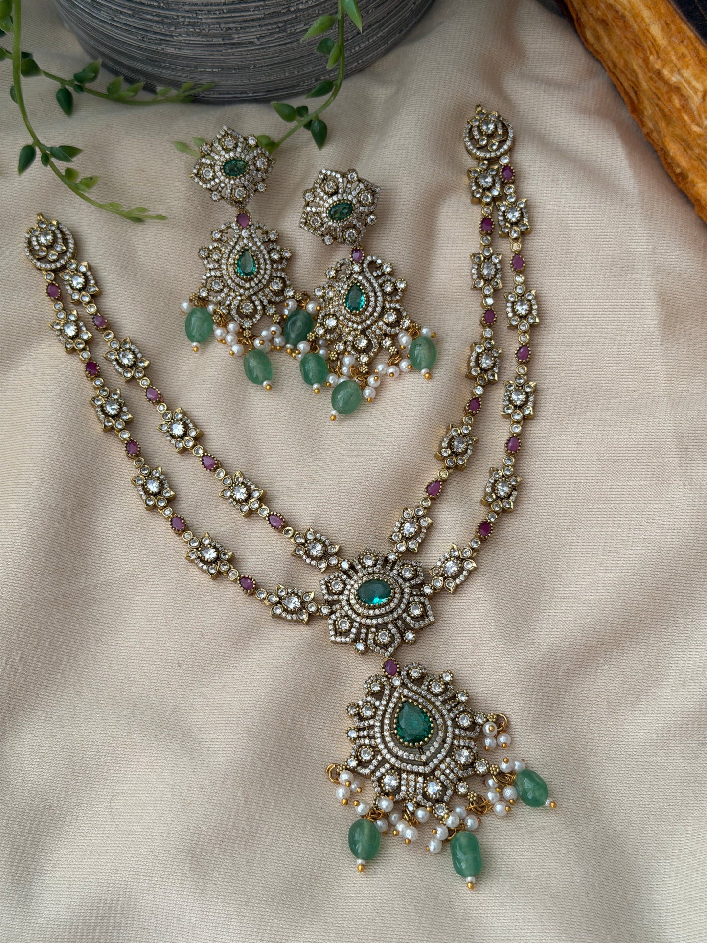 Disha Victorian Necklace