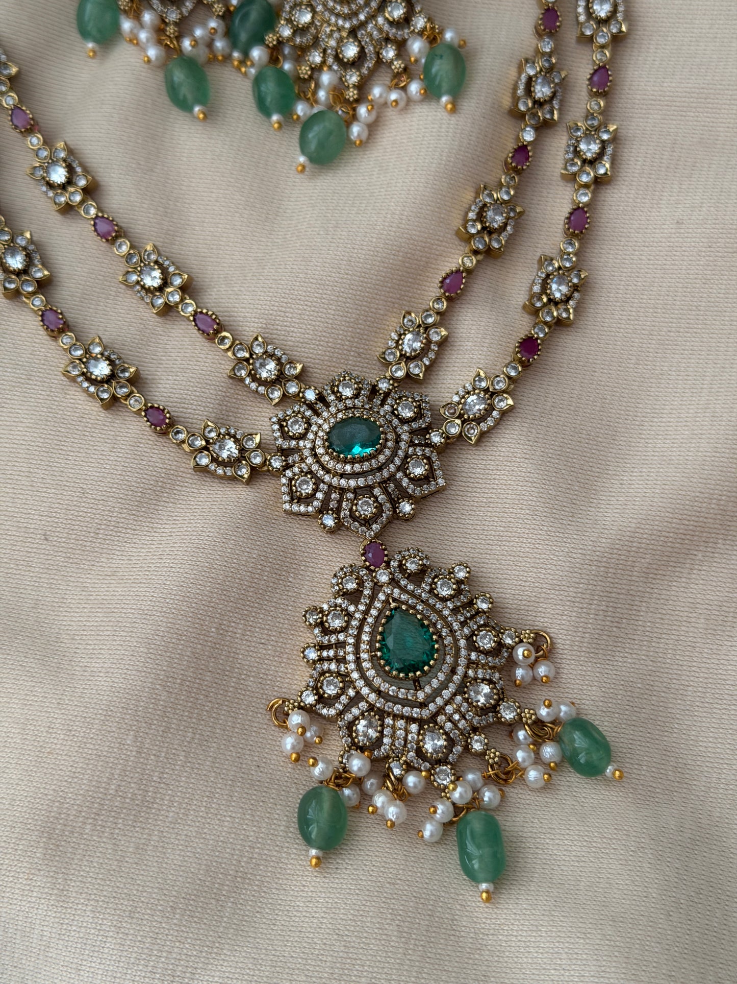 Disha Victorian Necklace