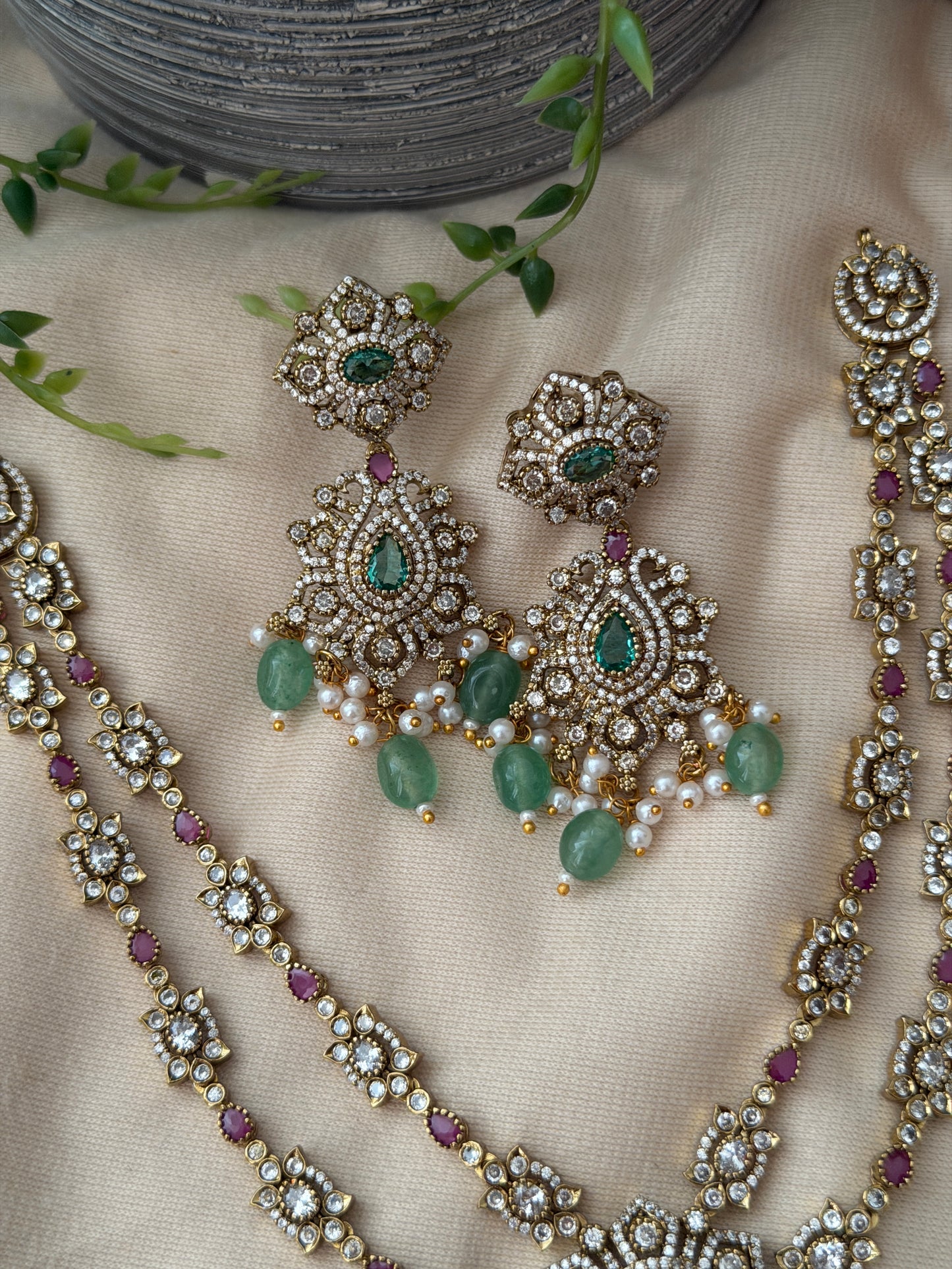 Disha Victorian Necklace