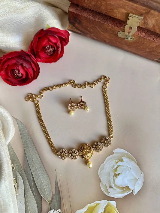 Ishaani AD choker