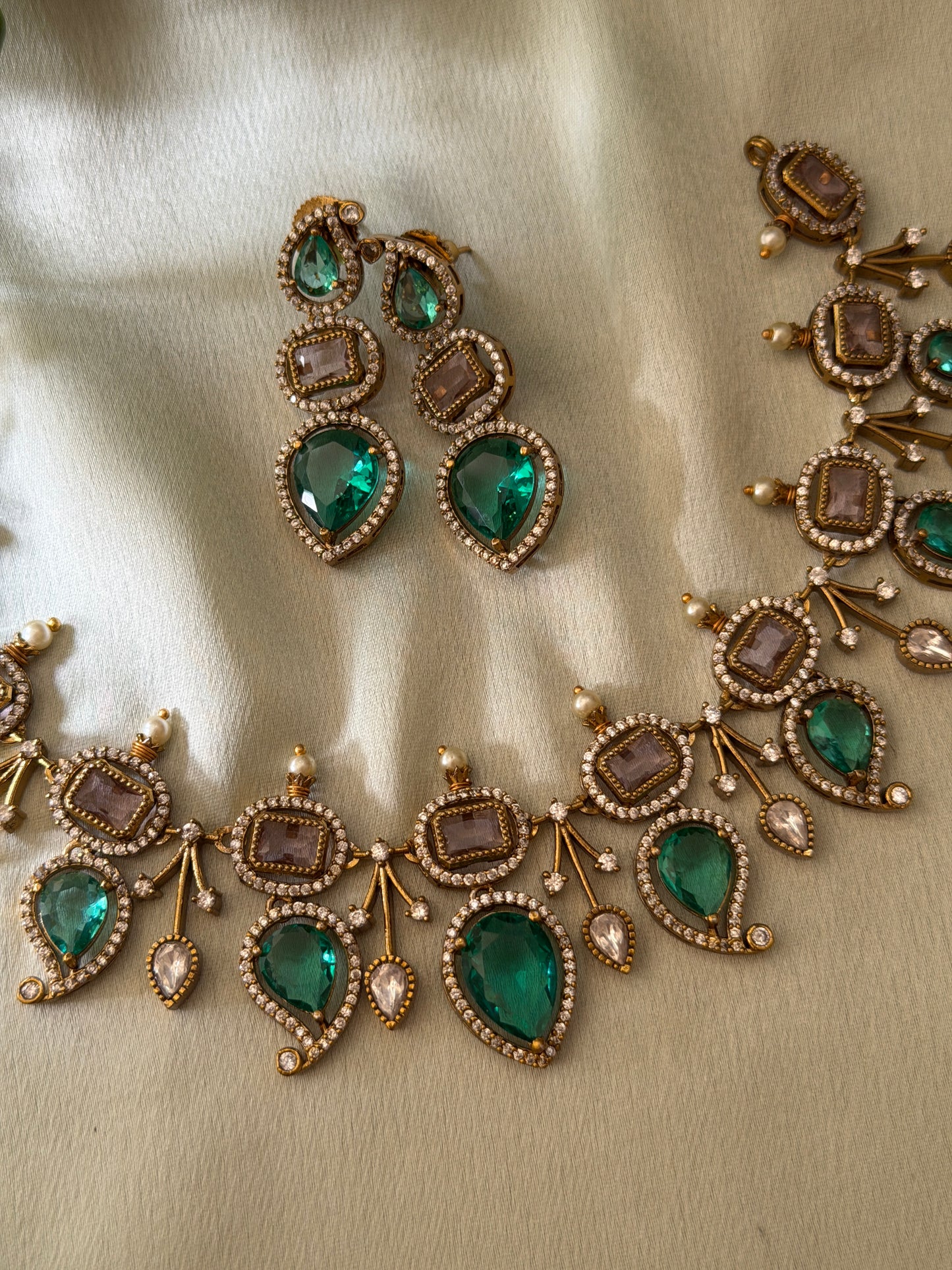 Pisthila Petal Necklace
