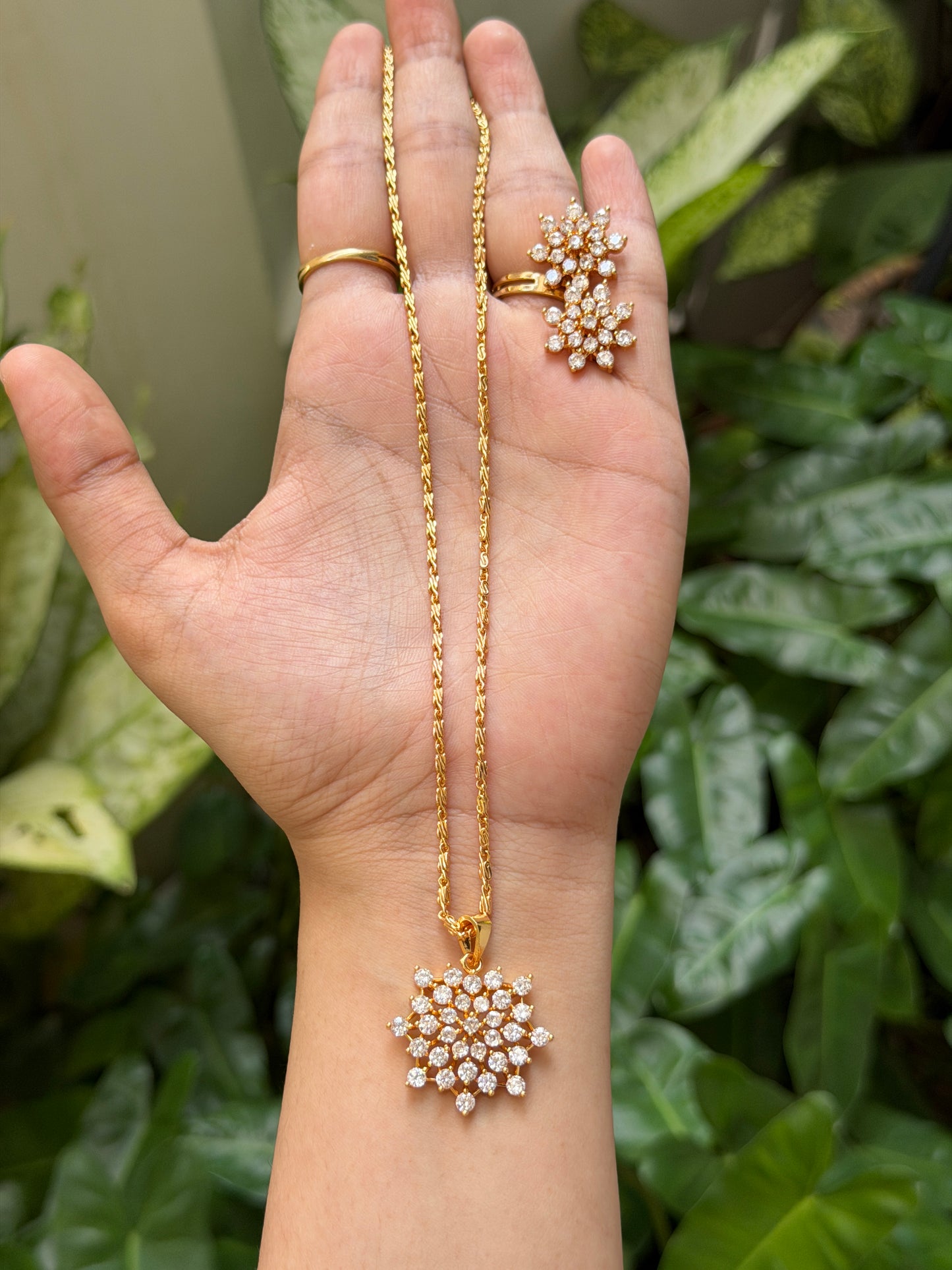Proxima Diamond Locket with chain