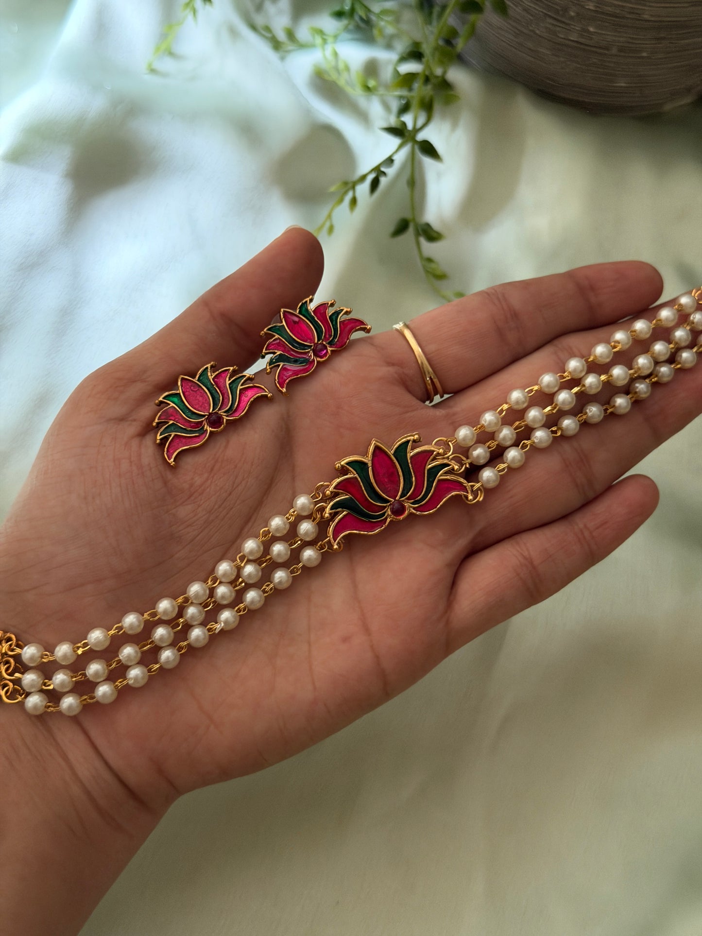 Painted Padma Pearl Choker