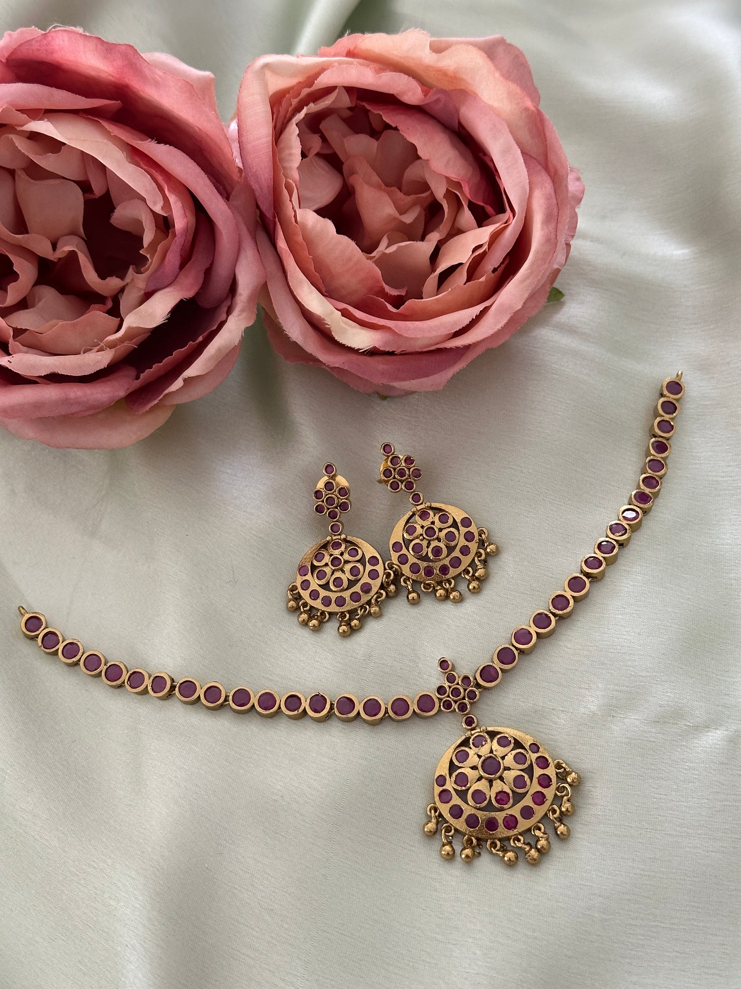 Pooja Hegde inspired vintage necklace