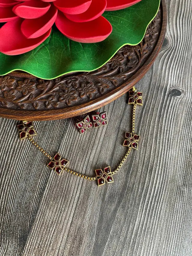 Single Line Floral Necklace