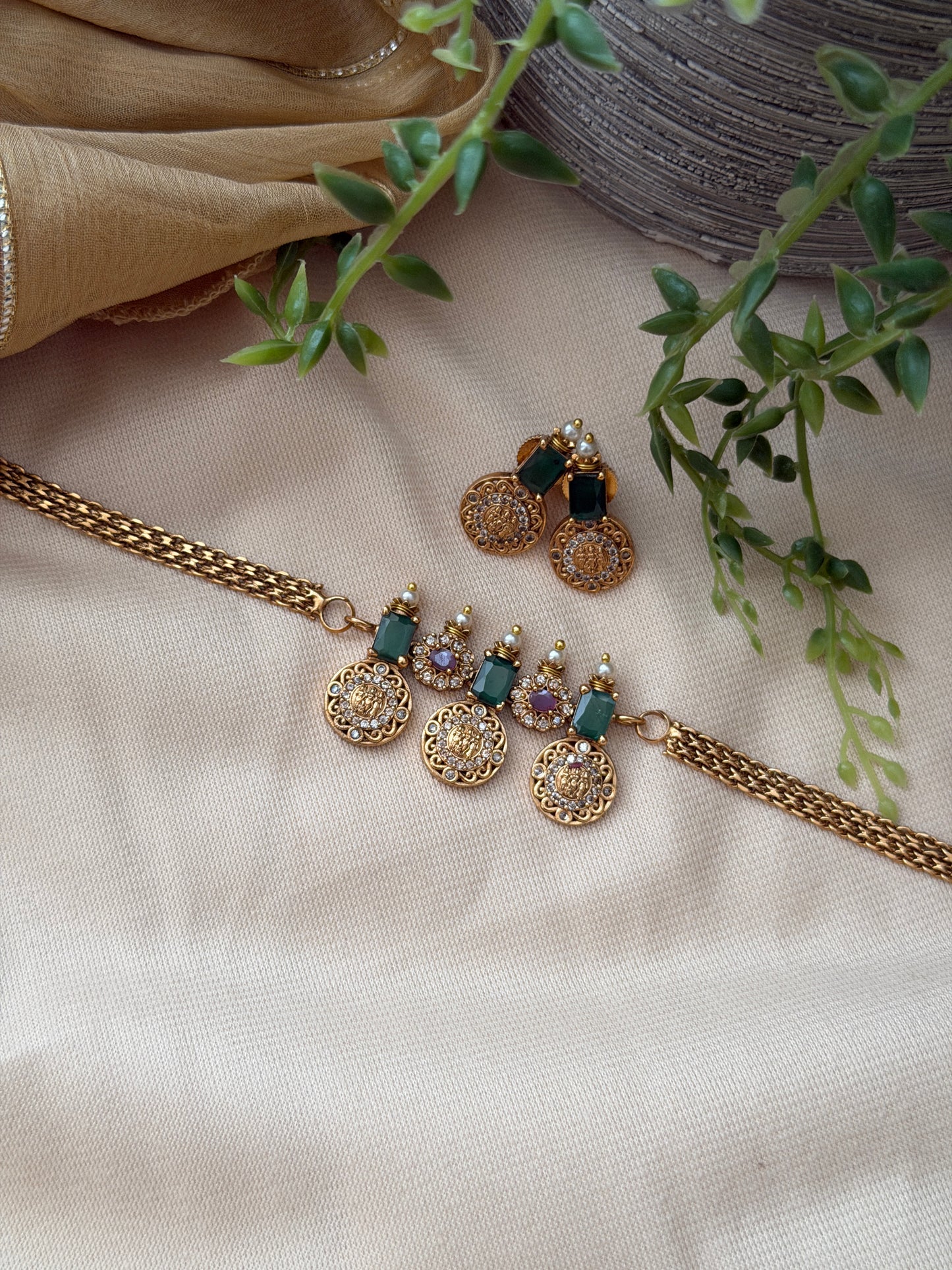 Arpita Stone Choker