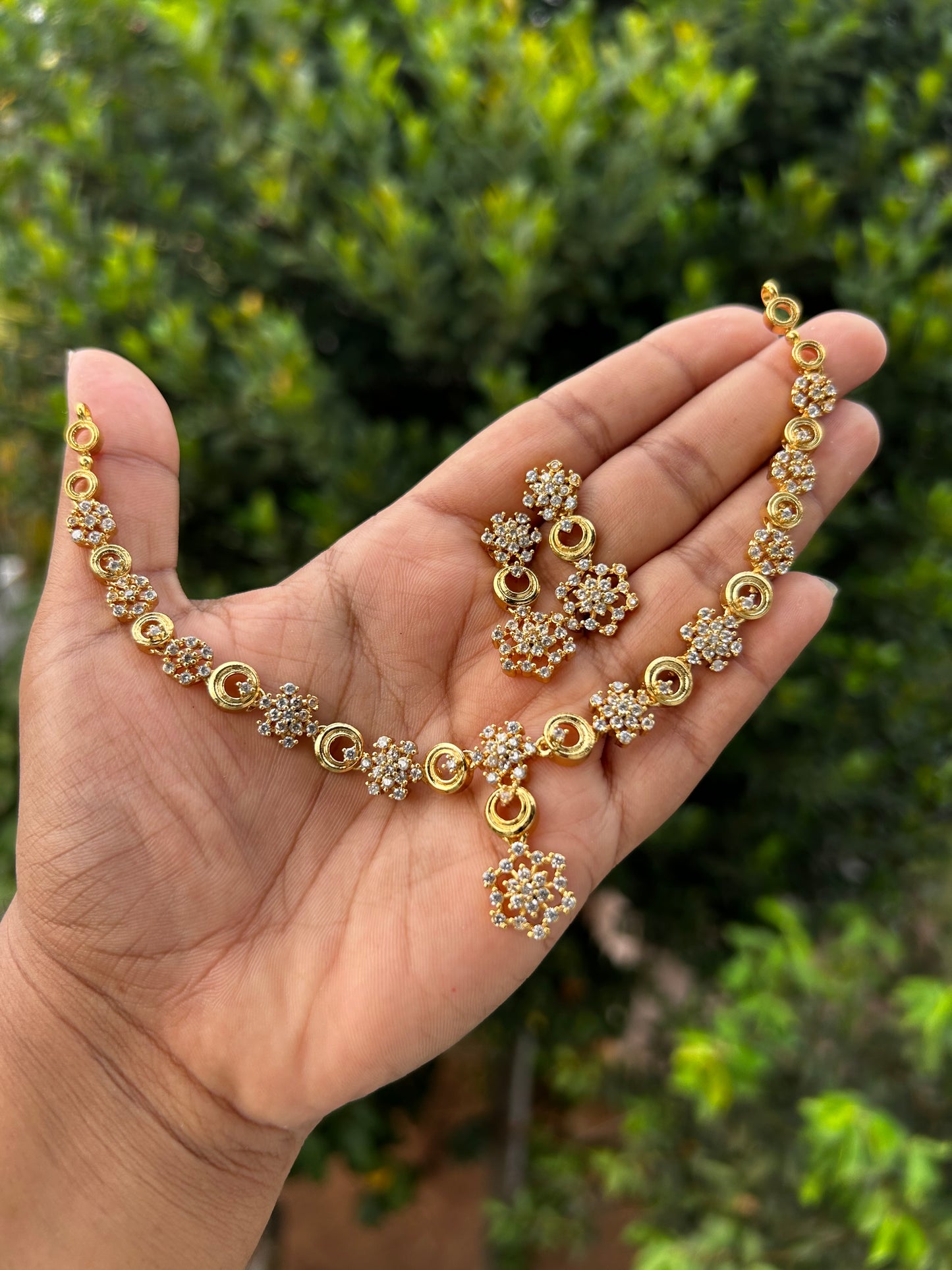 Curvy Star Necklace