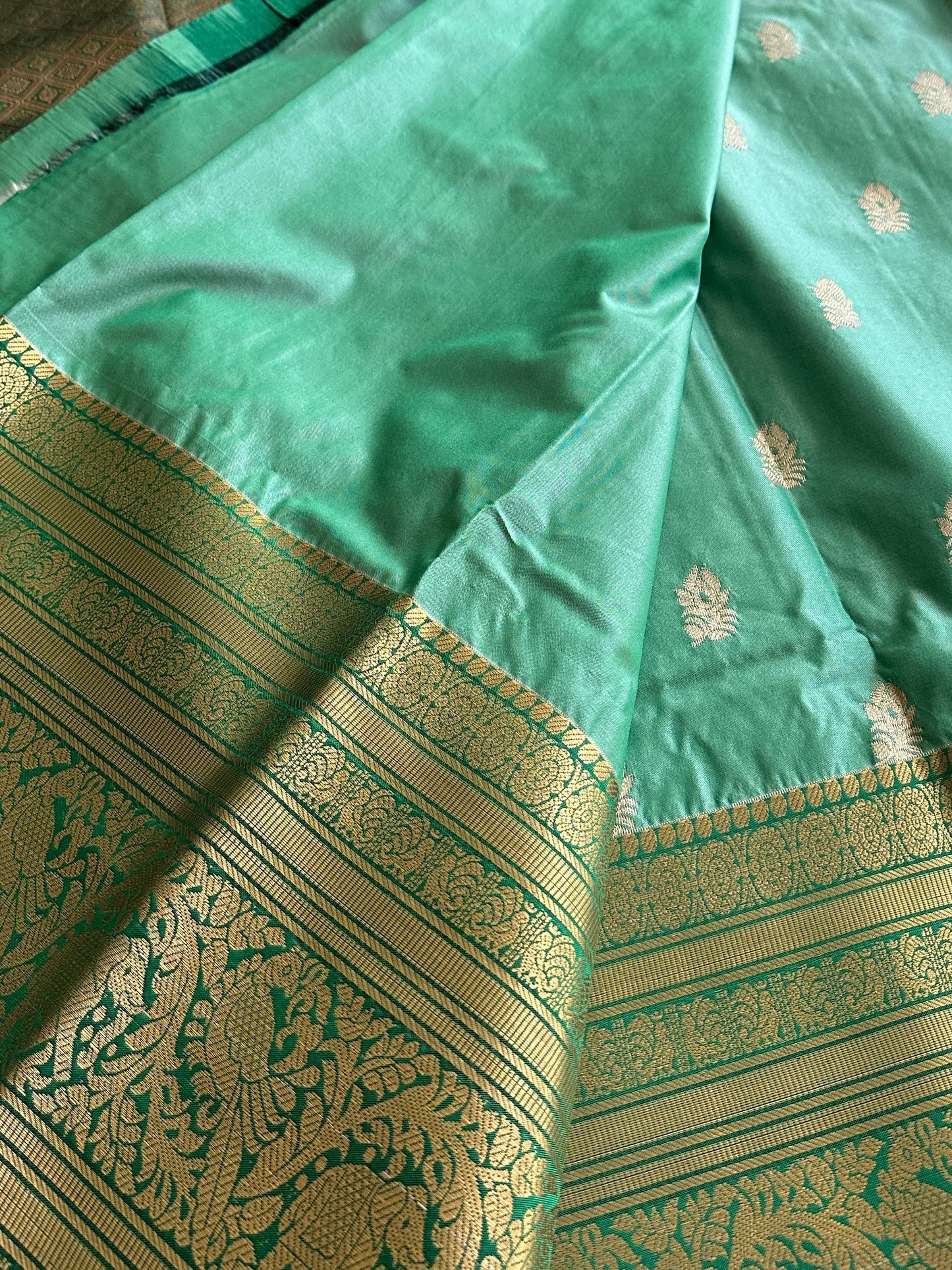 Hansika Pastel Semi Kanchivaram Pattu v1.0