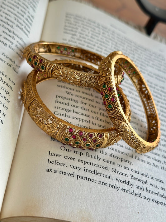 Thaahir Non Idol Bangles(Set of 3)