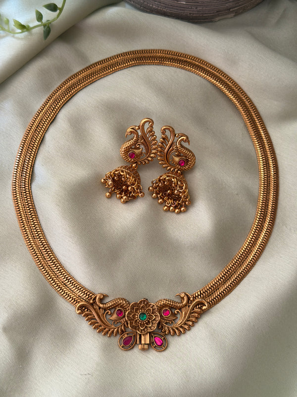 Front Open Sleek Choker
