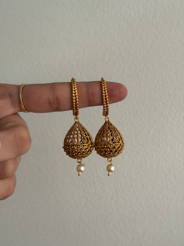 Mridhu Jhumkas