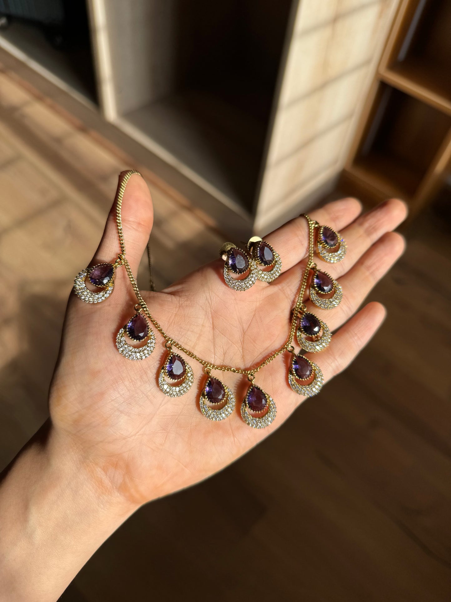 Precious stone light weighted chain set