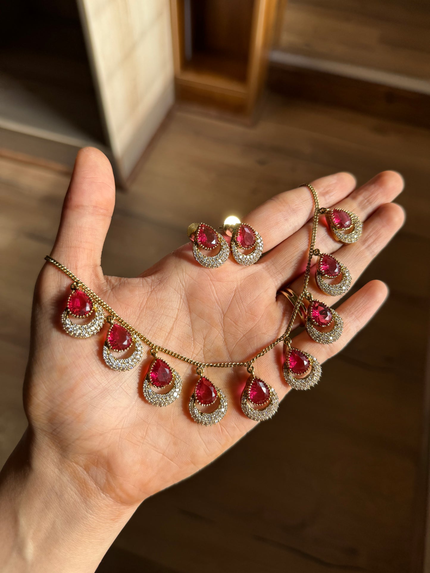 Precious stone light weighted chain set