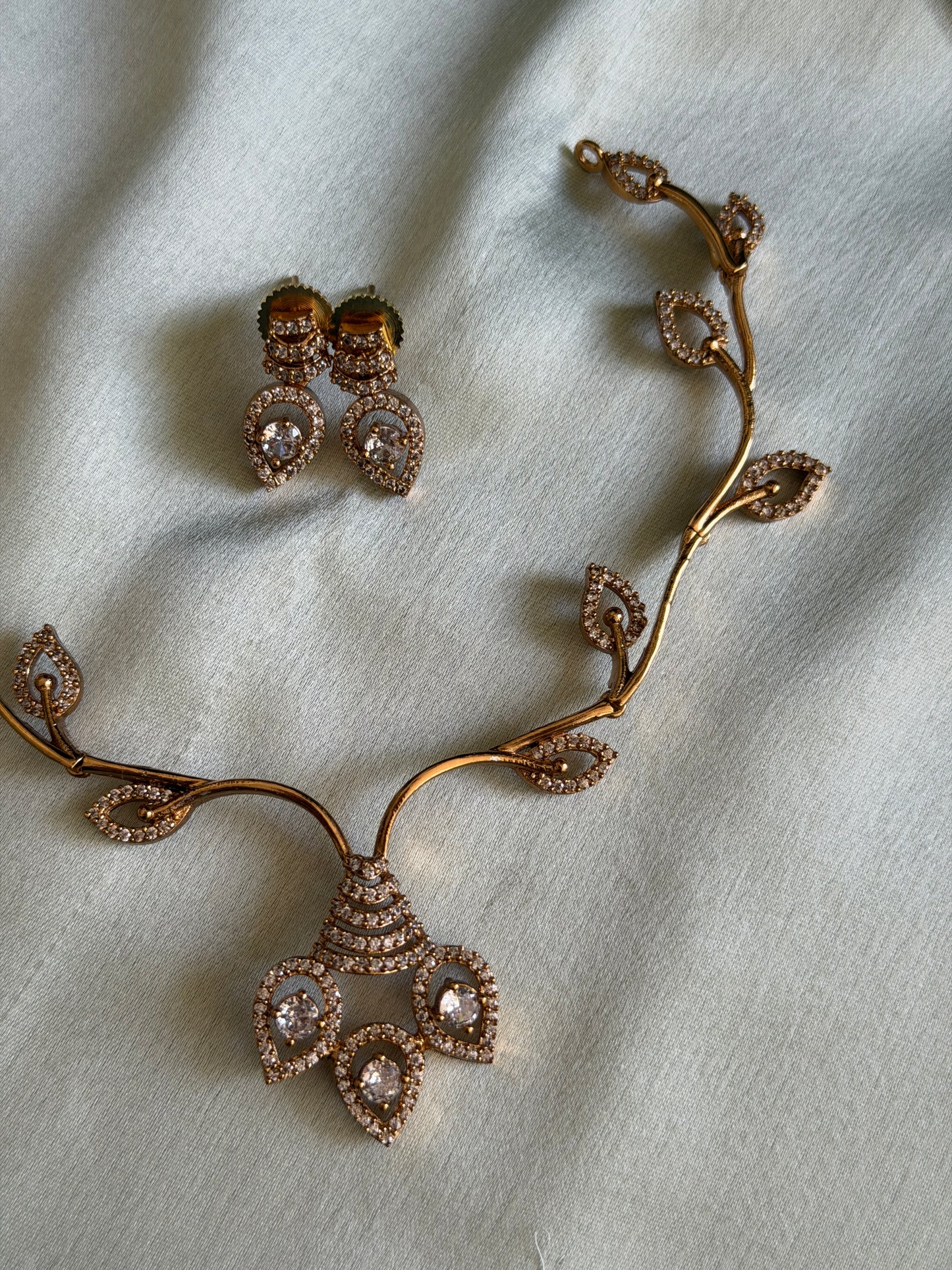 Rate Kid friendly Diamond Necklace