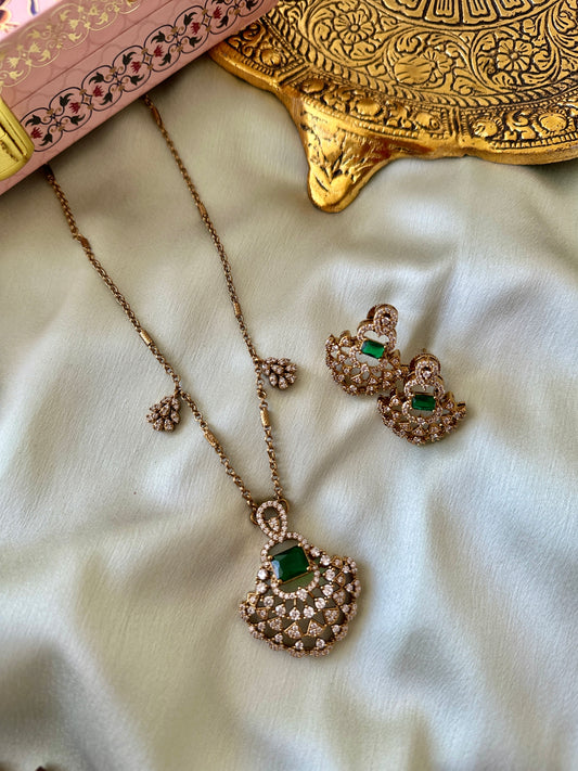 Daria AD Pendant Chain Set