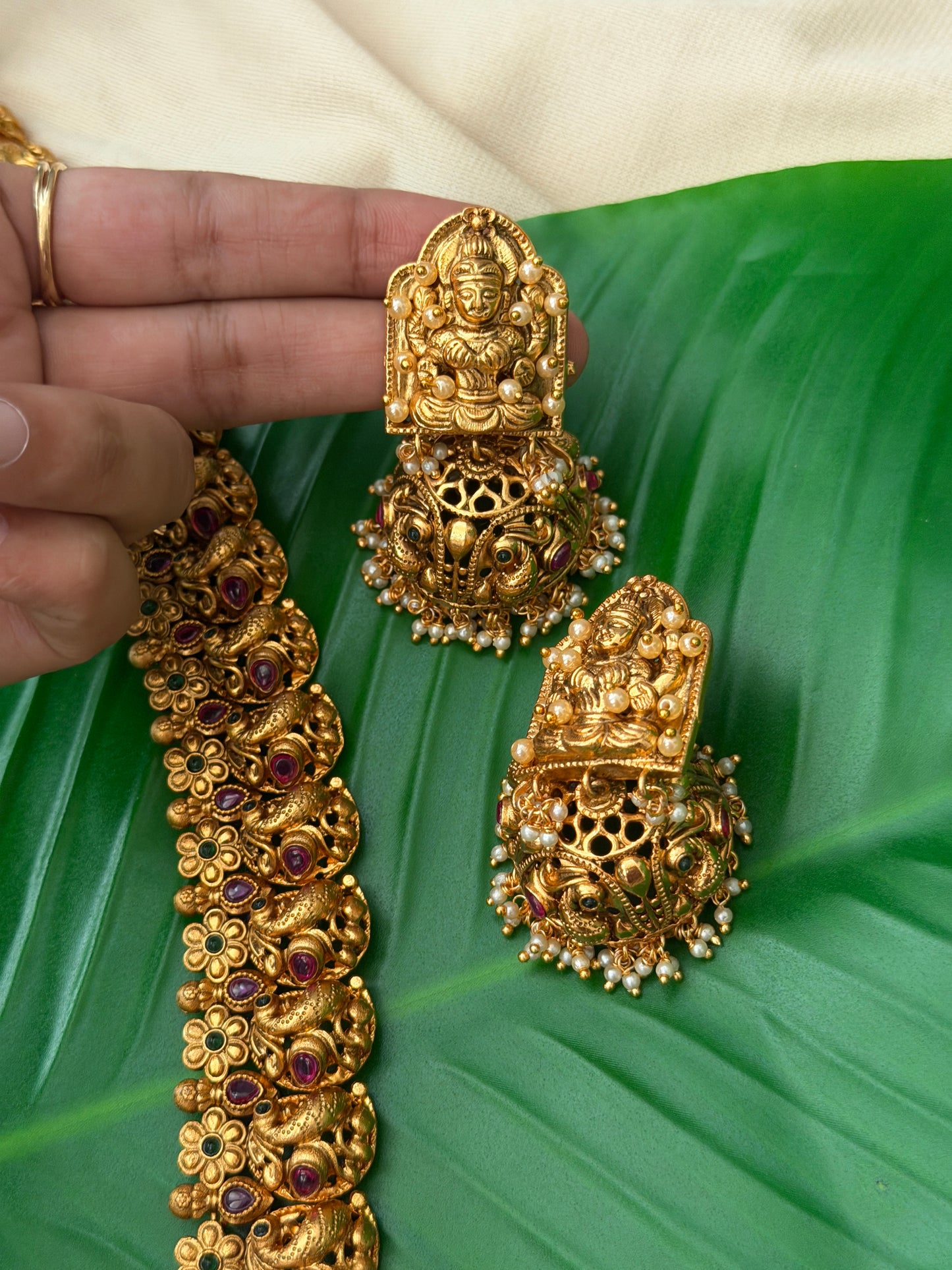 Aniladevi Premium Haaram