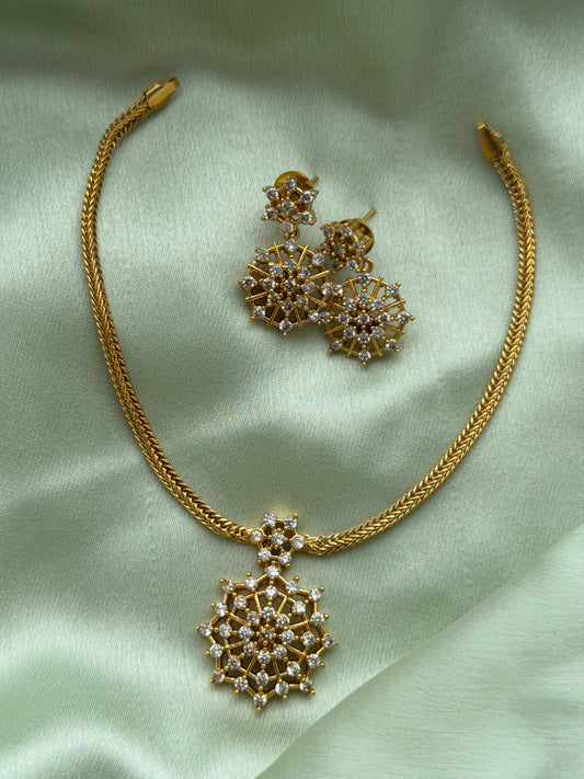 Nova AD pendant Choker
