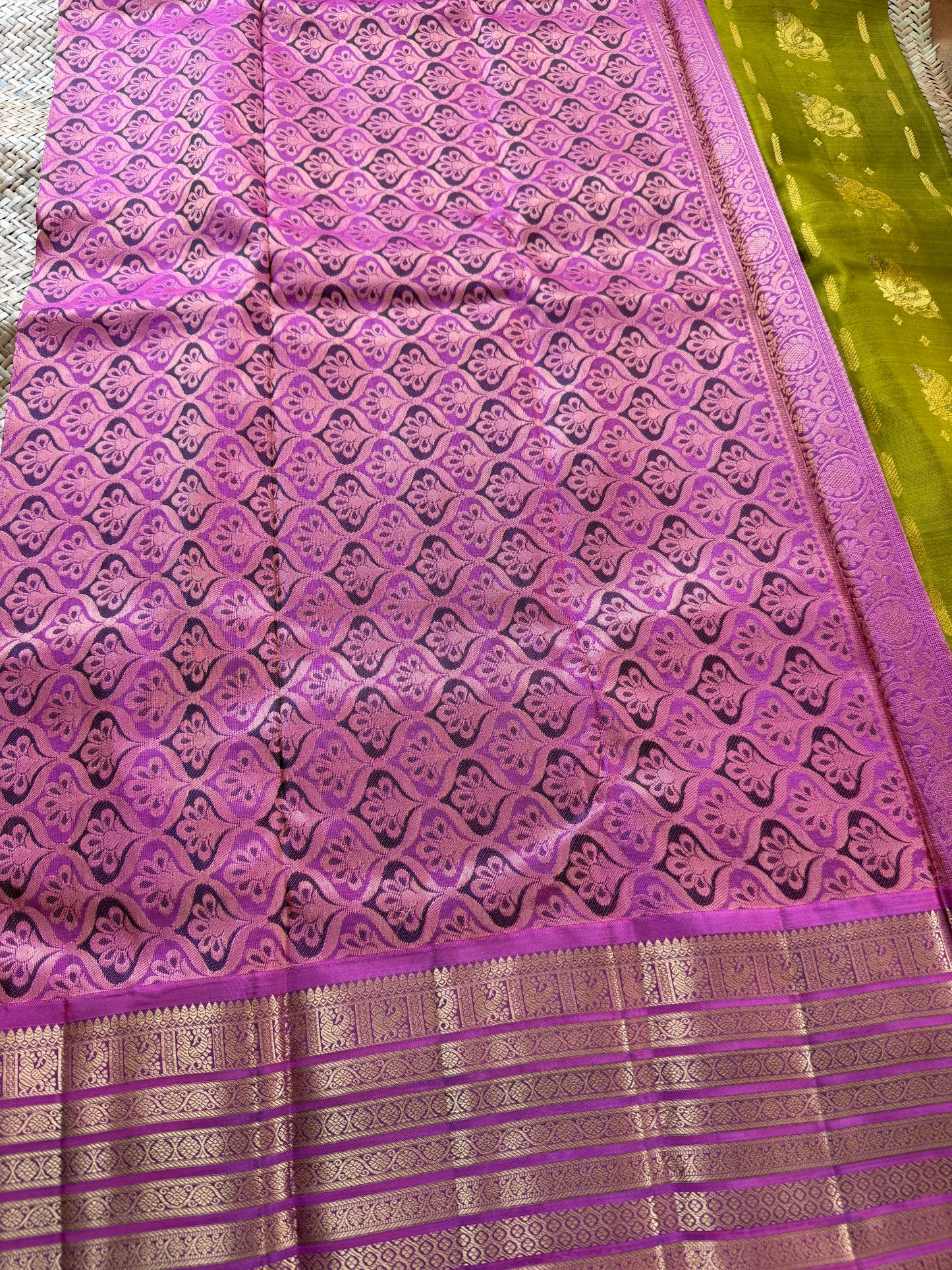 Mehendi Green Handloom Silk Saree