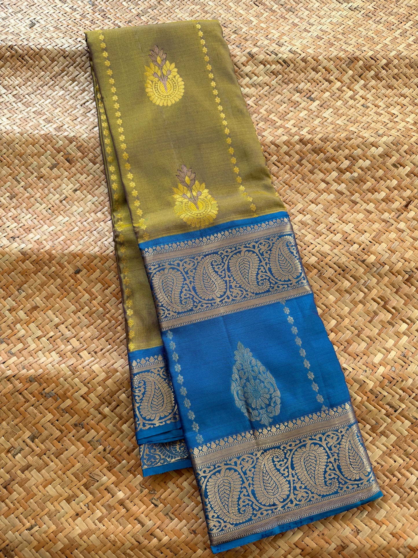 Pickle Green Handloom Silk Saree