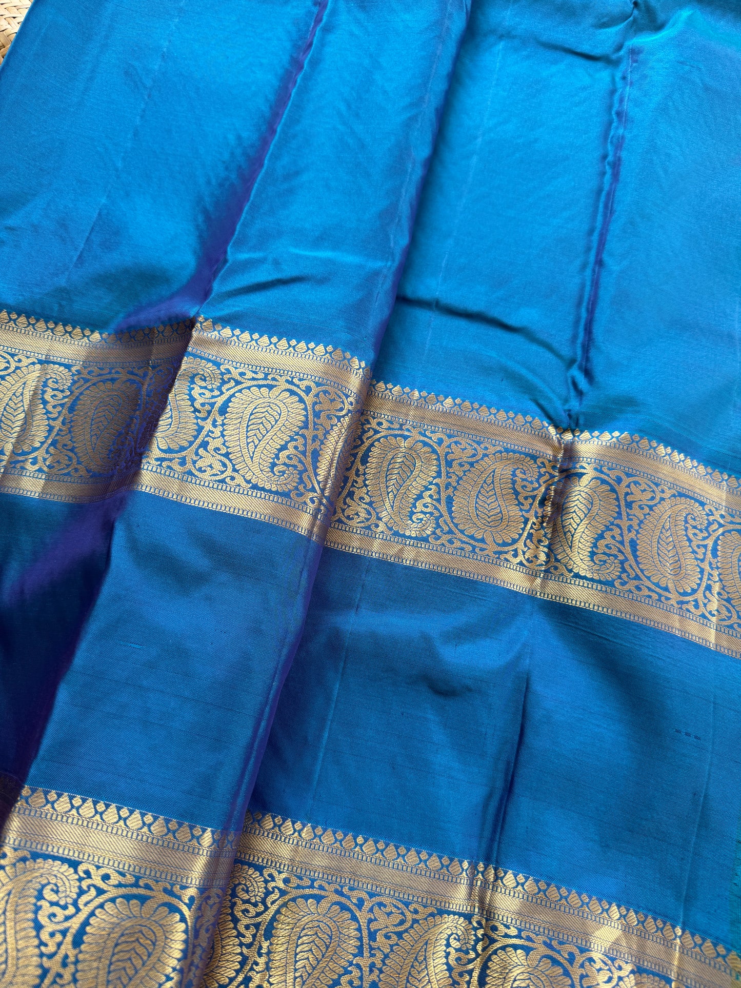 Pickle Green Handloom Silk Saree