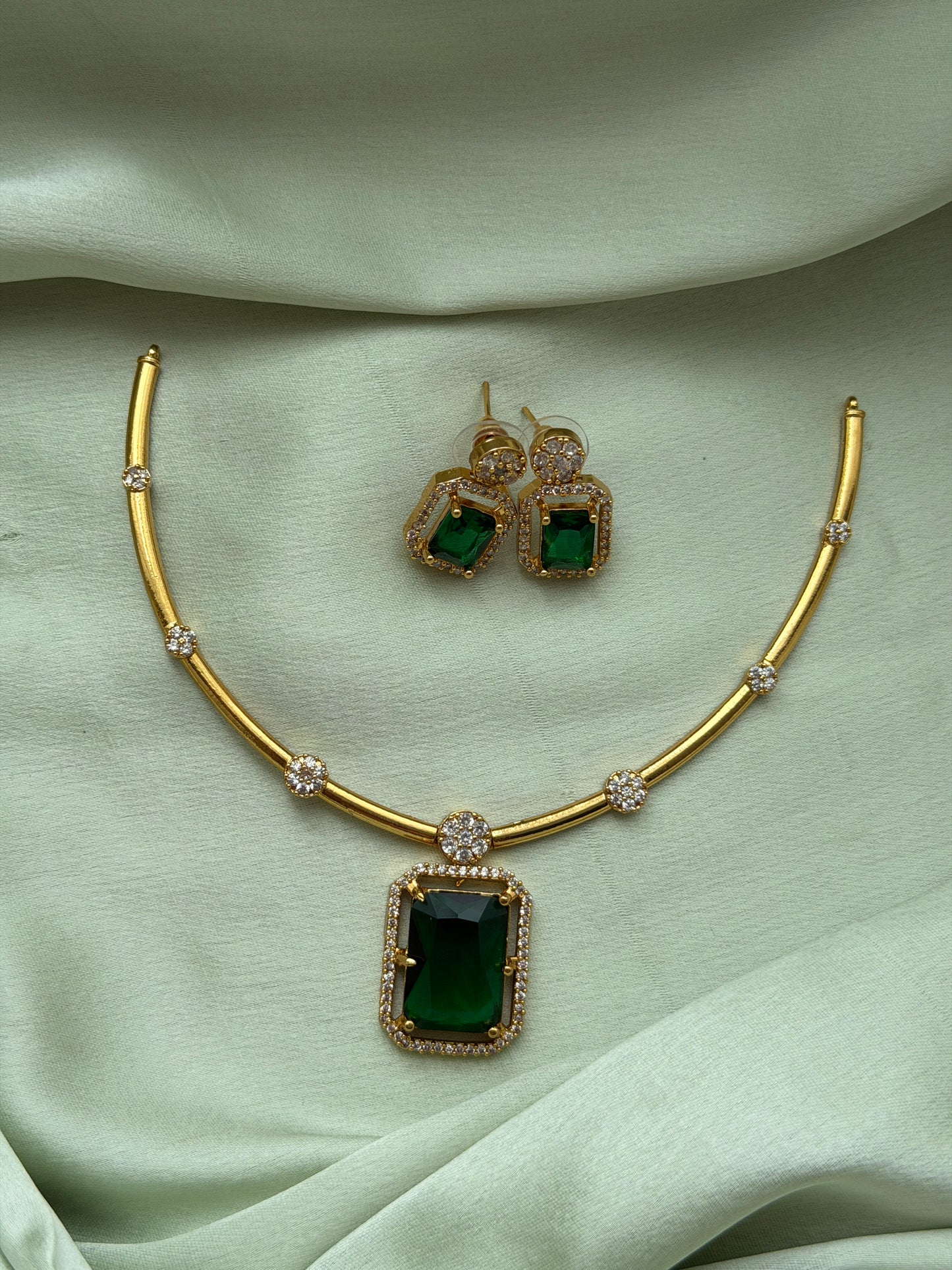 Square Pendant Diamond Hasli