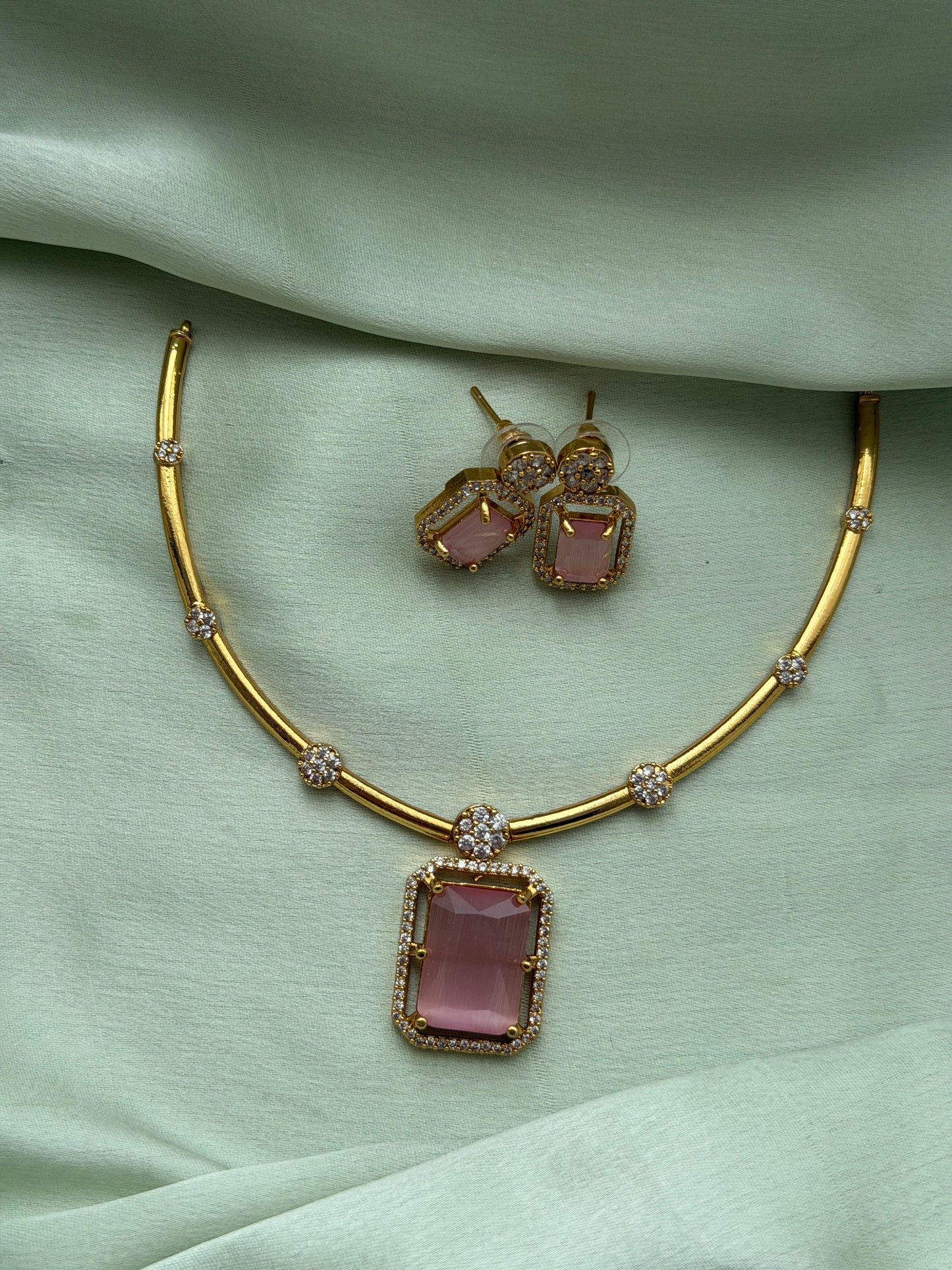 Square Pendant Diamond Hasli